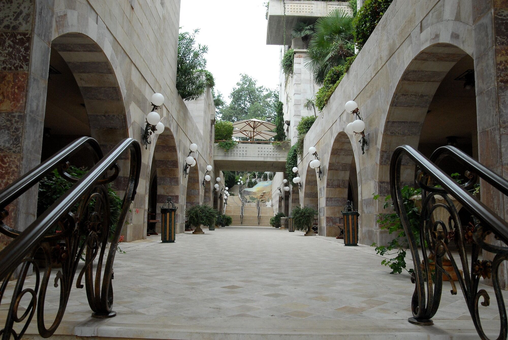 Grand Hills Hotel & Spa Brummana Bagian luar foto